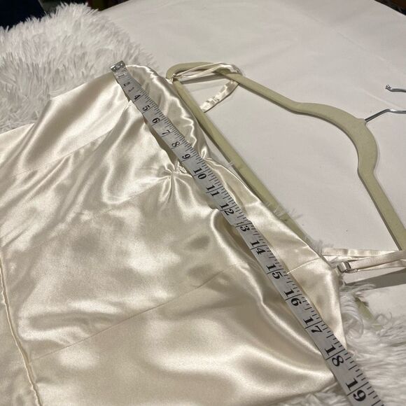 Reformation Venetia Silk Wedding Dress in Ivory Size 12 NEW - Picture 4 of 11